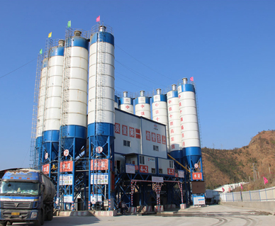 中鐵14局成昆鐵（tiě）路專用（yòng）HZS180