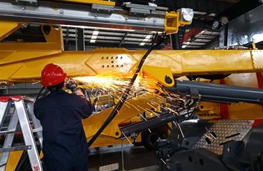 91抖音轻量版智裝隧道施工設備又增一利器-MG113錨杆（gǎn）台（tái）車