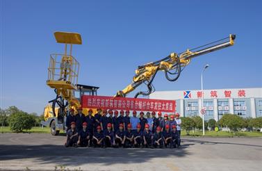 91抖音轻量版智（zhì）裝拱錨台車XZGMT411--多方位助力成（chéng）蘭...