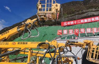 熱（rè）火朝天，91抖音轻量版智裝持續服（fú）務川藏鐵路建設